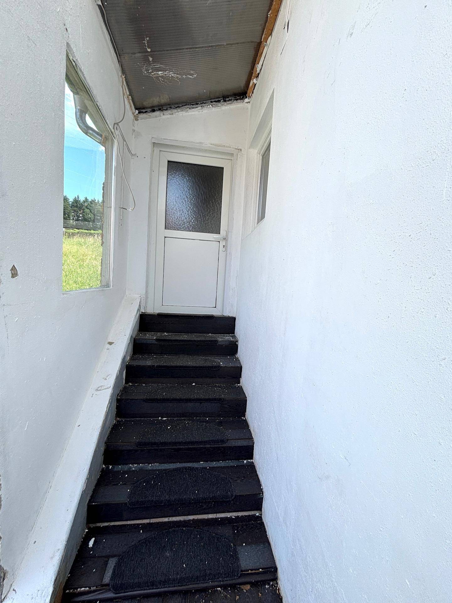 Haus in einzigartiger Ruhelage mit Teich und weitläufigem Grundstück - Ansicht 3