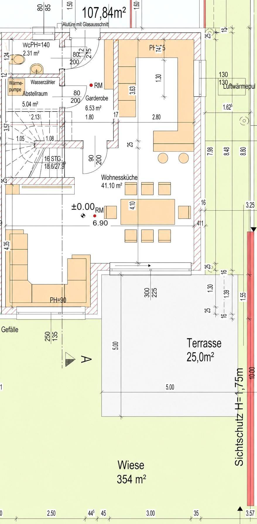 Grundriss des Erdgeschosses mit offenem Wohnbereich, Küche, Terrasse und Garten.