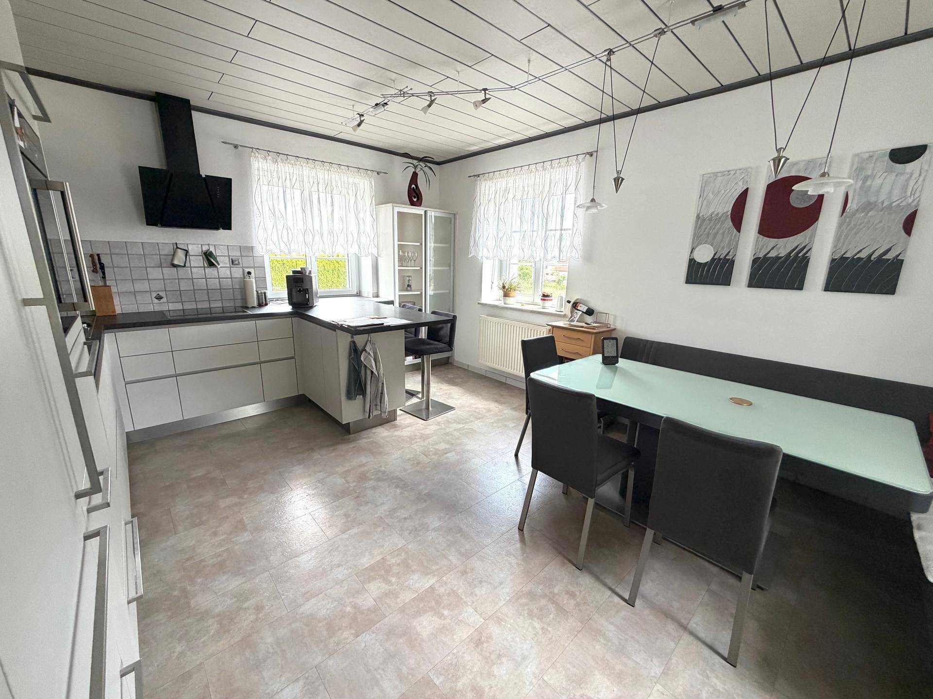 Gepflegtes Einfamilienhaus mit Charme und großzügigem Gartenbereich am Ortsrand – pohled 5