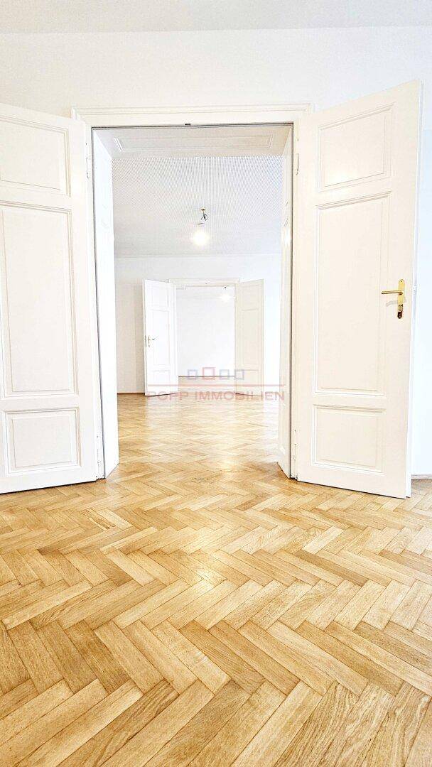 Erstbezug nach Top-Renovierung: Repräsentative Büro-/Praxisräumlichkeiten in Innenstadtlage – pohled 3