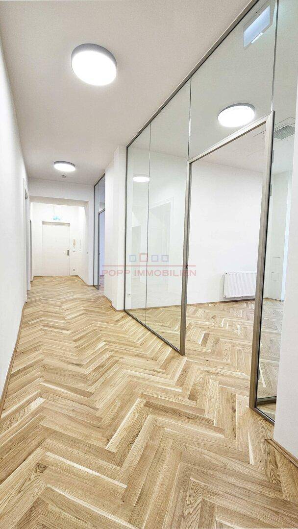 Erstbezug nach Top-Renovierung: Repräsentative Büro-/Praxisräumlichkeiten in Innenstadtlage – další