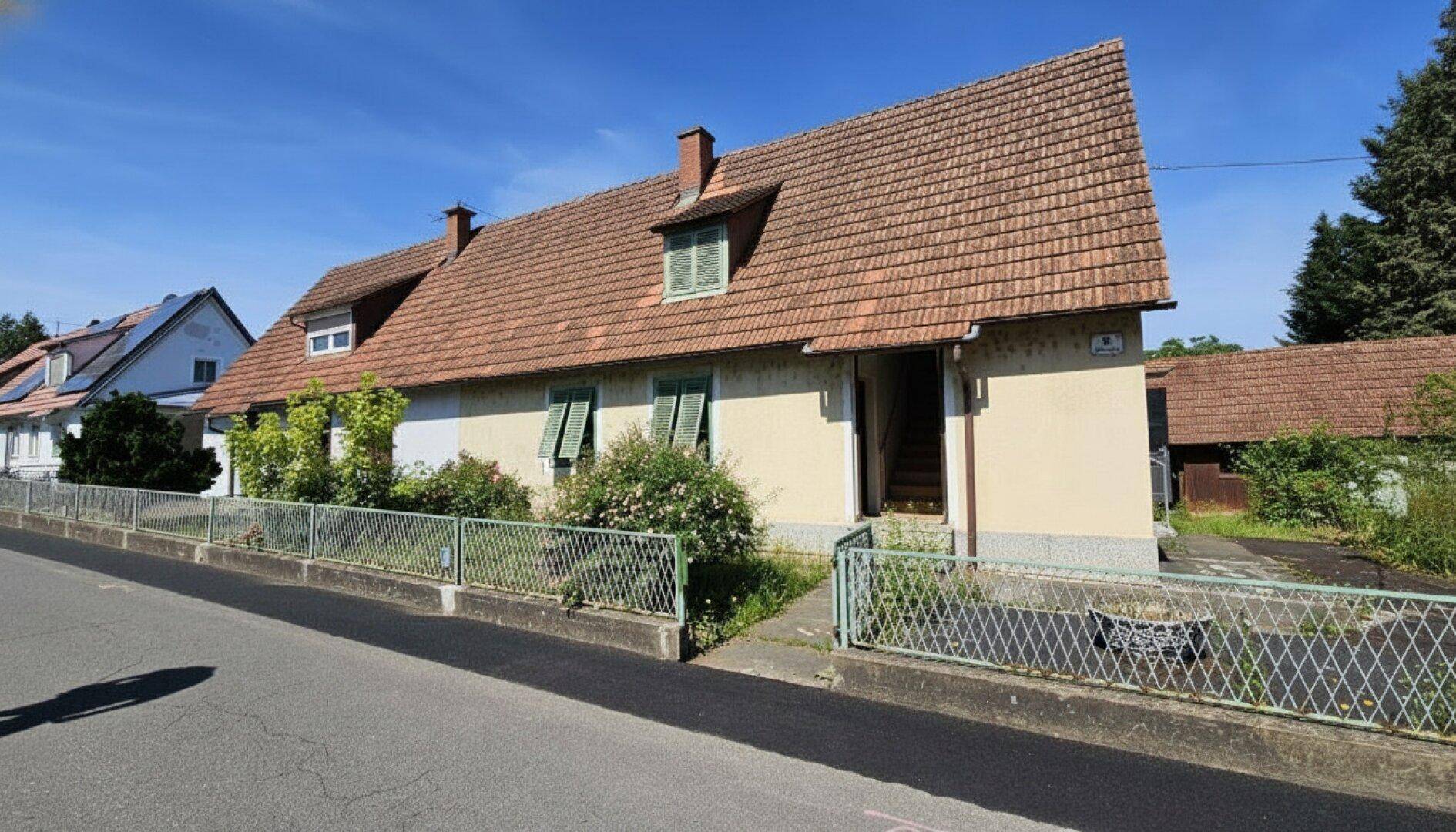 Ruhig, sonnig, zentral, sehr schönes Grundstück, mit renovierungsbedürftigem Haus, ausbaubarer Rohdachboden - Widok 6