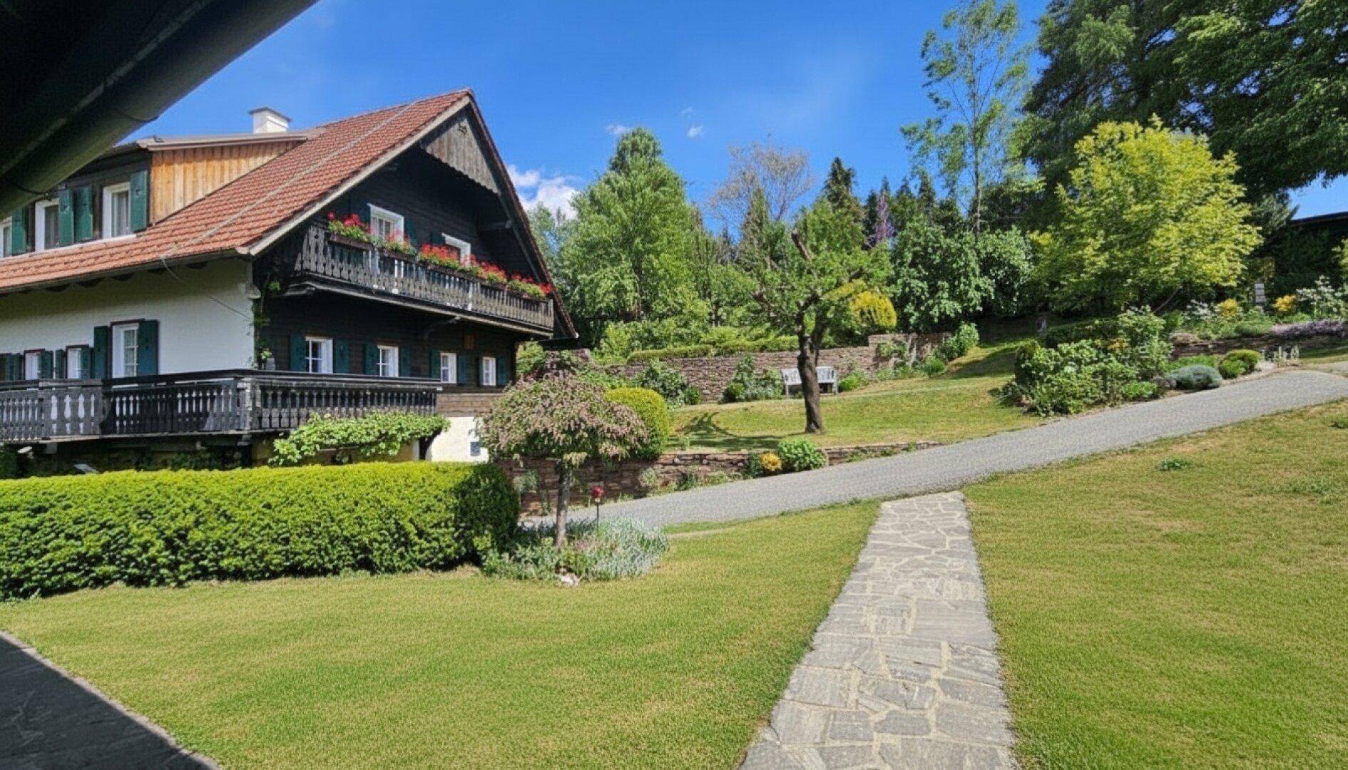 Einladendes Landgut mit traumhafter Aussicht in der Weststeiermark (Haupt- und Nebenhaus, Indoor - und Outdoorpool) - Widok 2