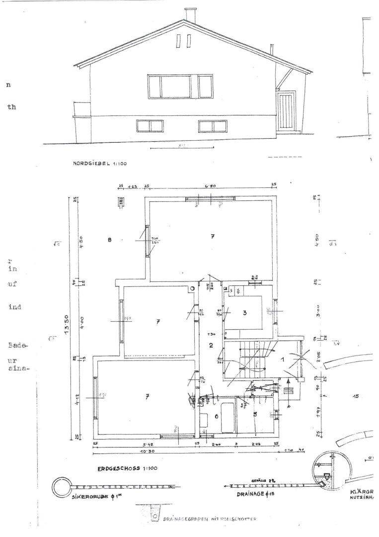 Architektonischer Grundriss des Erdgeschosses mit Außenansicht und Maßangaben.
