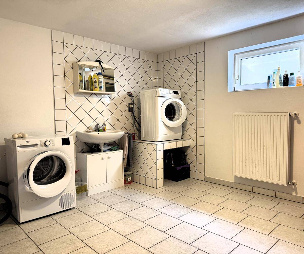 Einfamilienhaus in schöner Wohnlage mit Doppelgarage - Ansicht 6