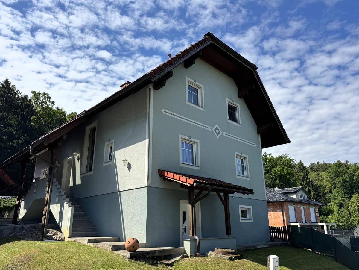 Einfamilienhaus in schöner Wohnlage mit Doppelgarage - Ansicht 3