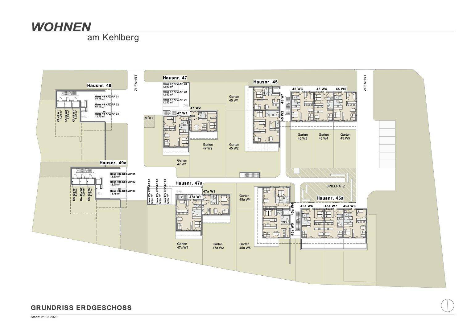 Grundriss des Erdgeschosses mit Wohnungen, Terrassen und privaten Gartenbereichen sowie einem Spielplatz.