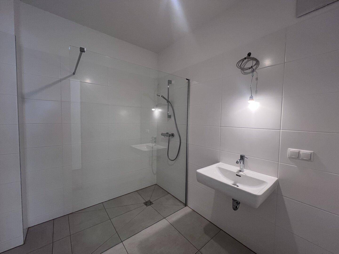 Energieeffizientes Neubauprojekt 3-Zimmer Gartenwohnung – další