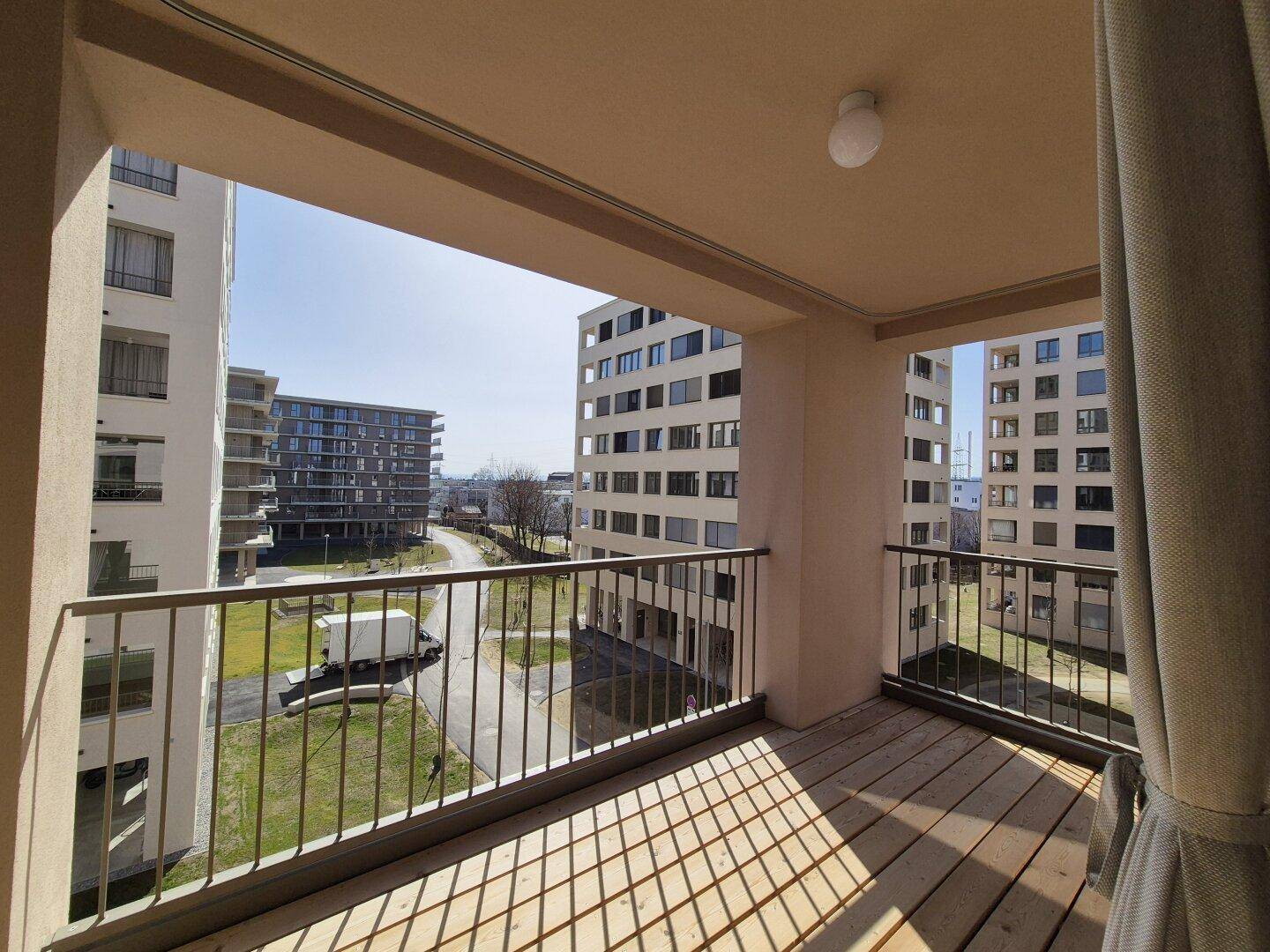 Lichtdurchflutete 3-Zimmer-Wohnung mit Loggia – sofort beziehbar! - Mehr