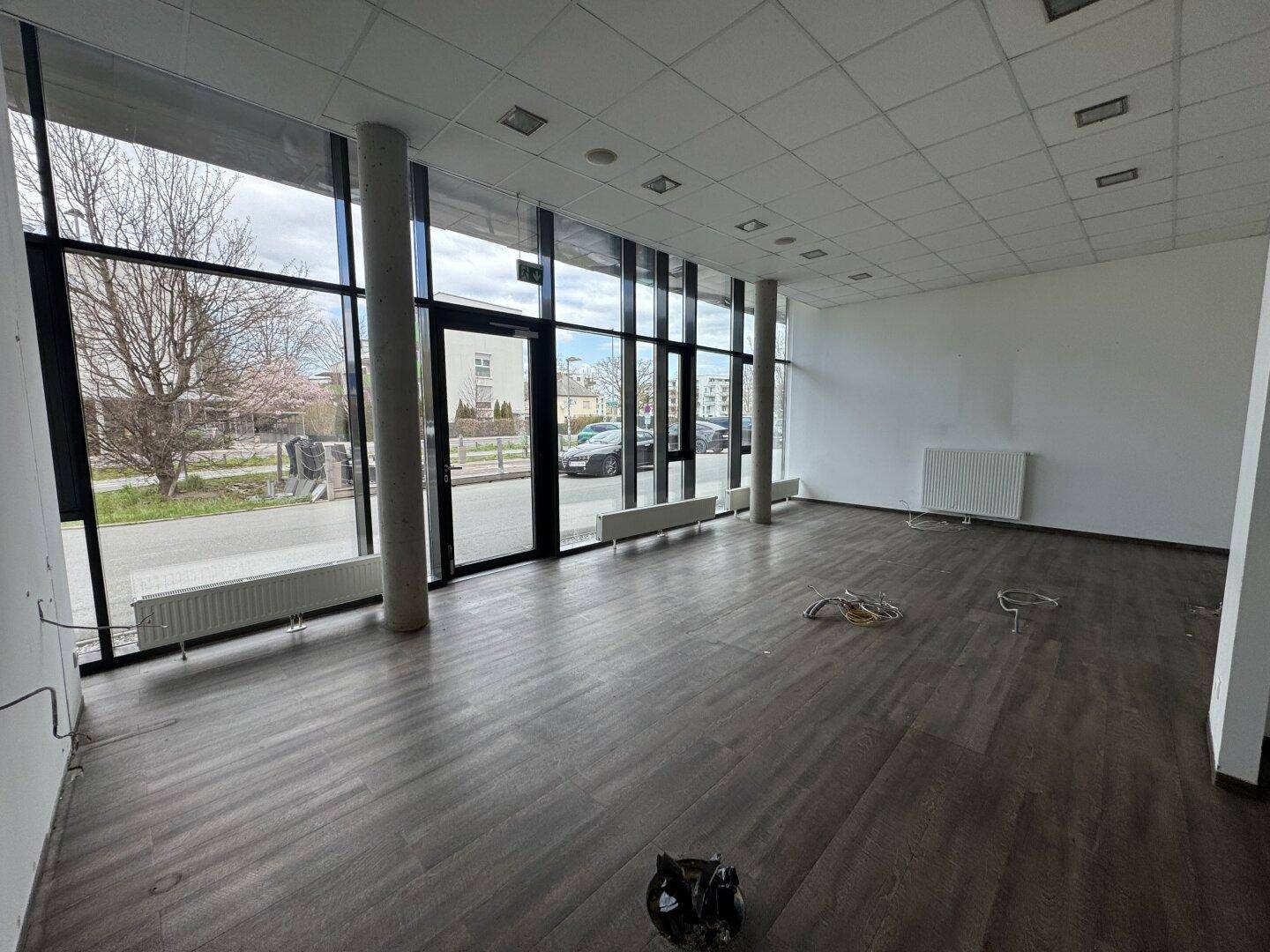 Geschäftslokal in der Peter-Rosegger-Straße! Ehemaliger Friseurladen! - Ansicht 6