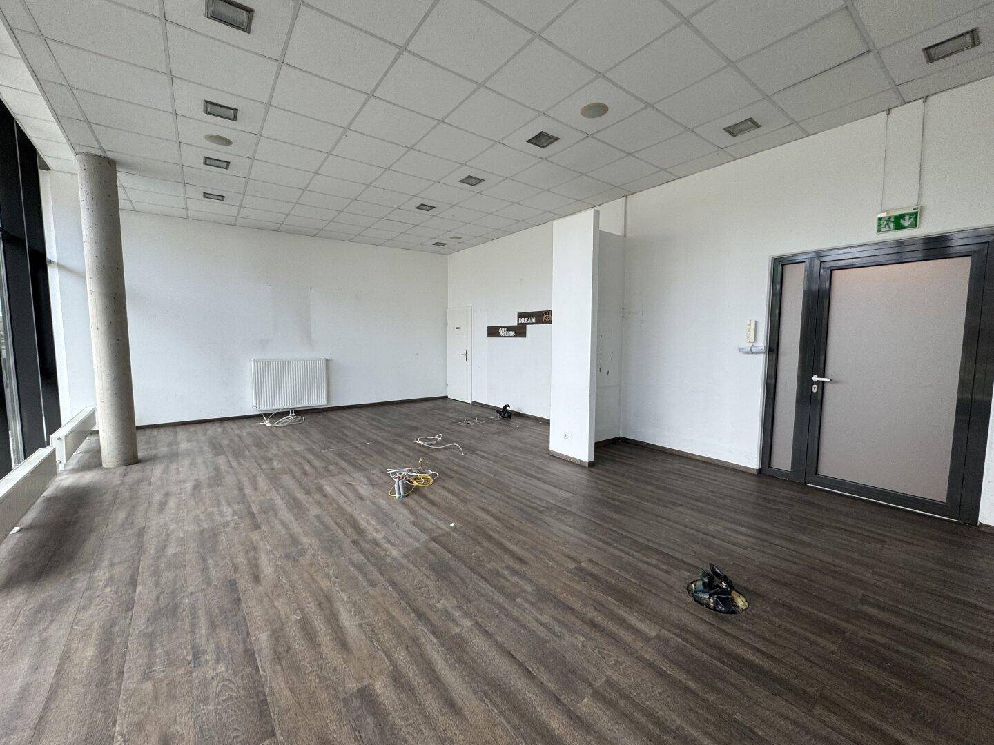 Geschäftslokal in der Peter-Rosegger-Straße! Ehemaliger Friseurladen! - Ansicht 5