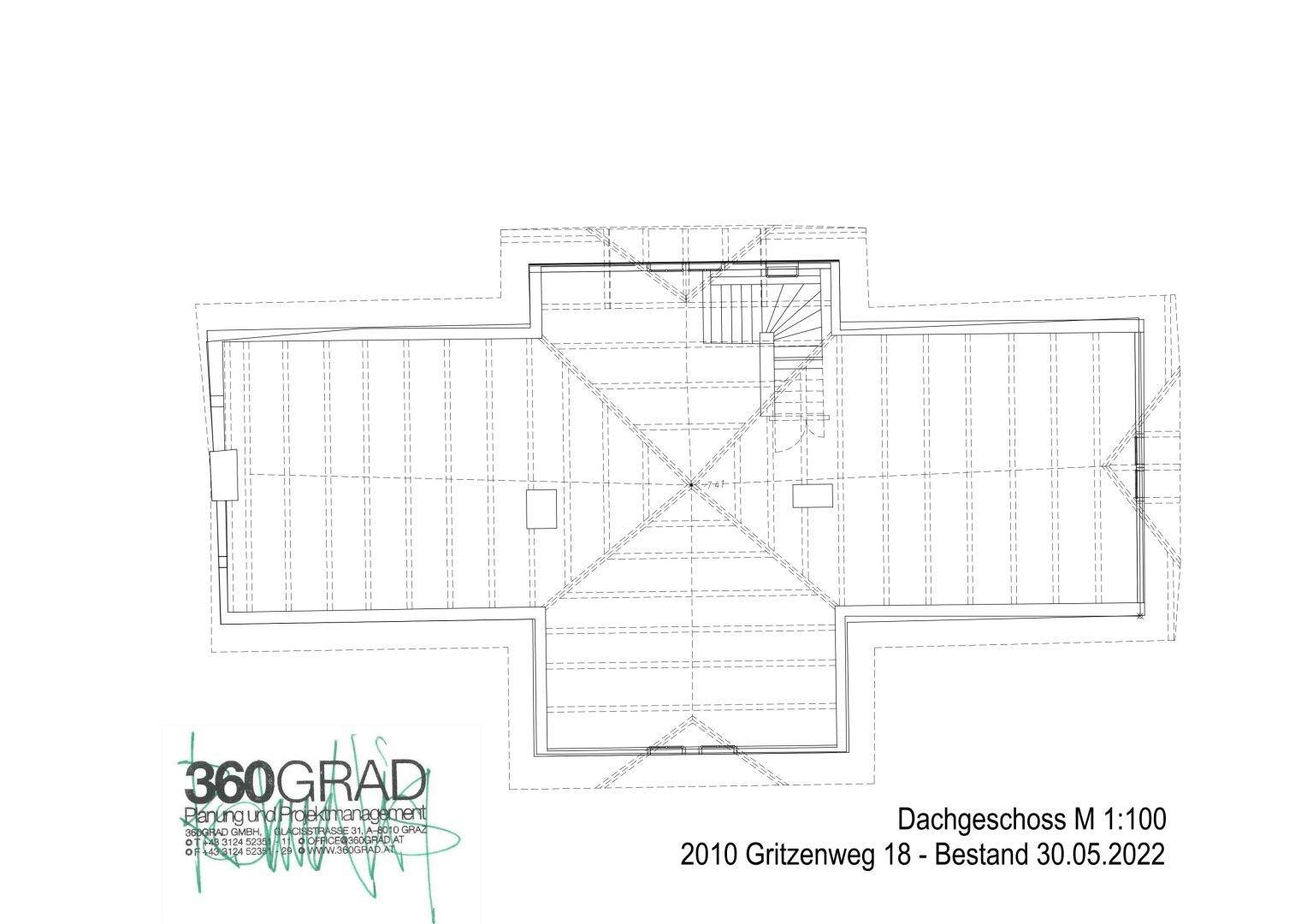 Grundriss des Dachgeschosses mit Dachschrägen und Treppenaufgang.