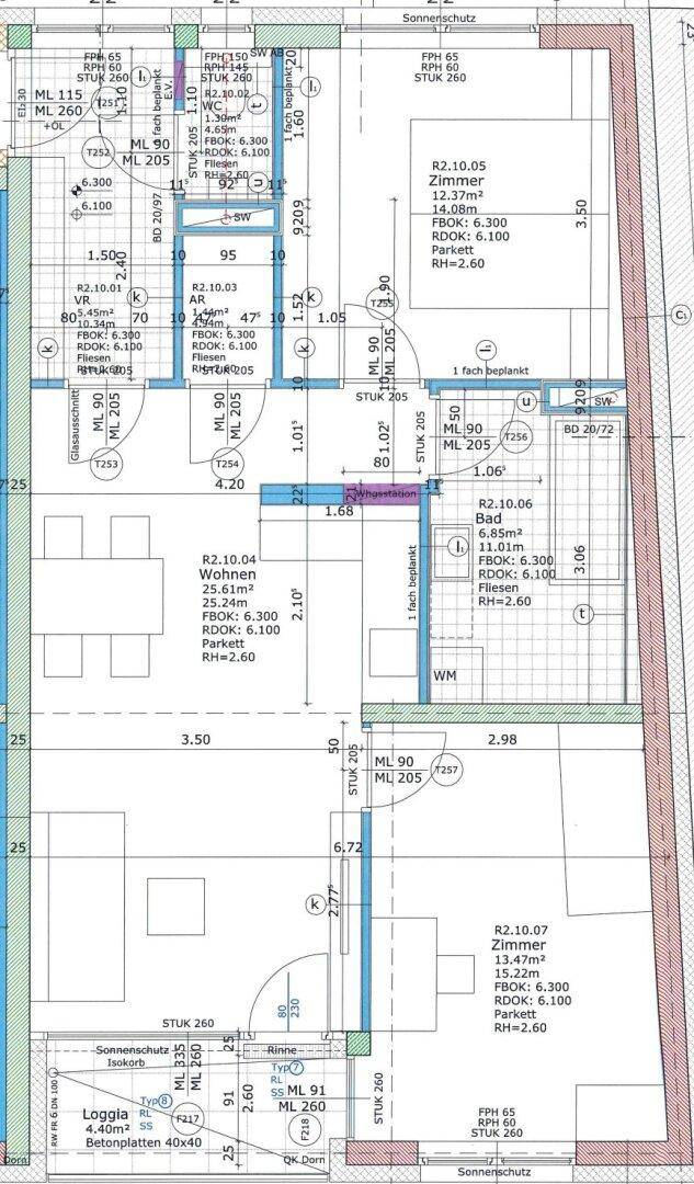 Detaillierter Grundriss einer Wohnung mit mehreren Zimmern und einer Loggia.