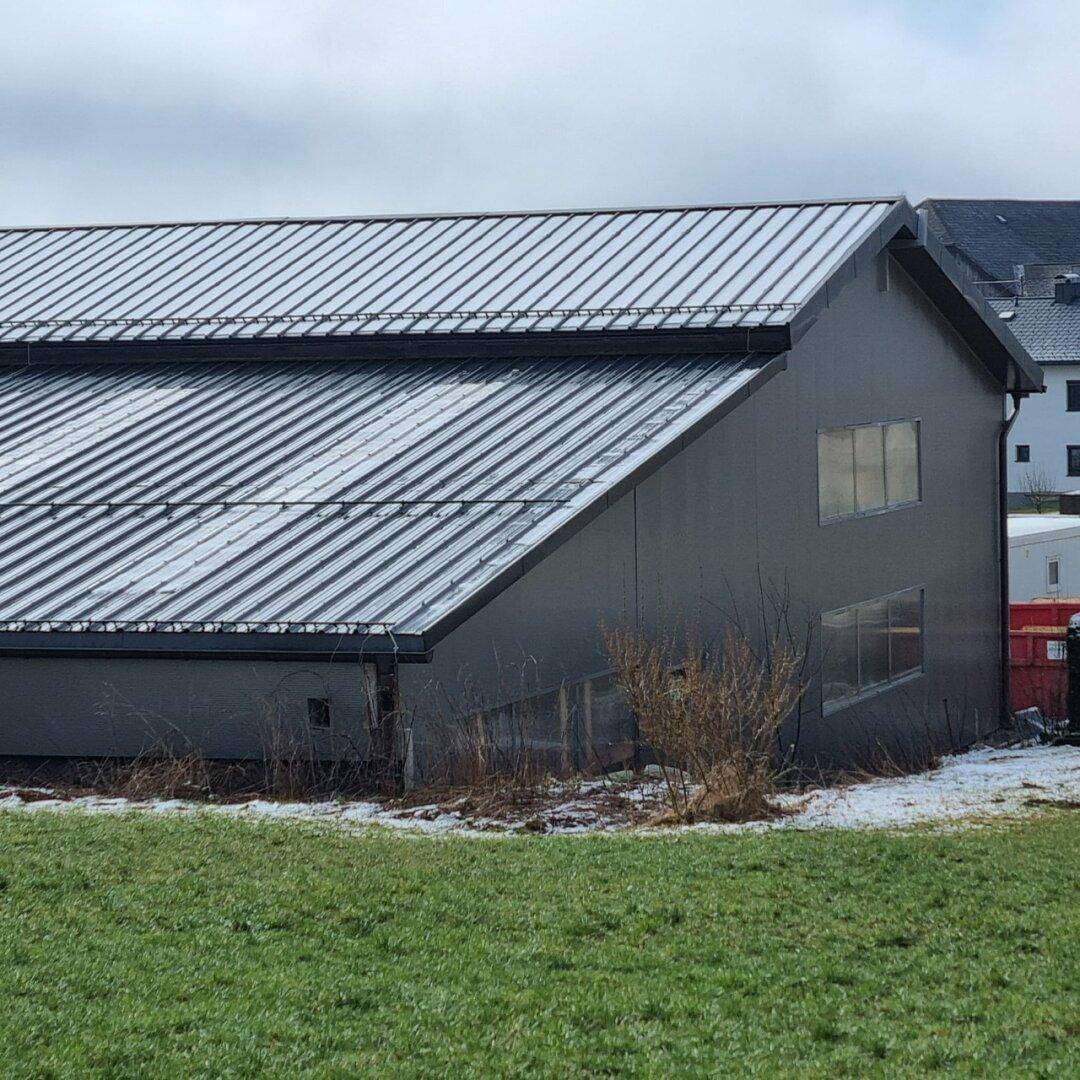 Hinteransicht mit Zubau