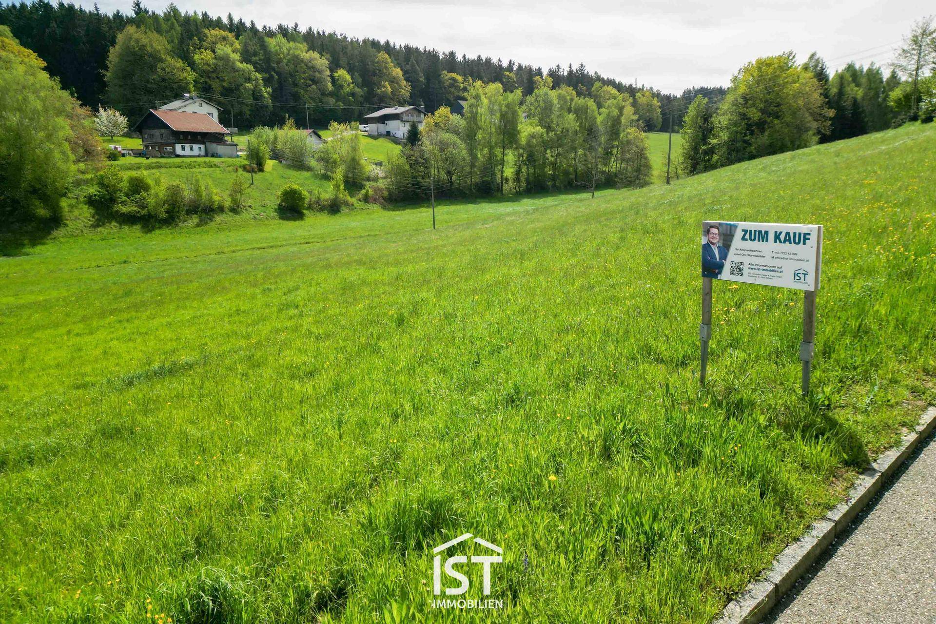 Roßbach - Großes Baugrundstück mit Hanglage - Ansicht 2