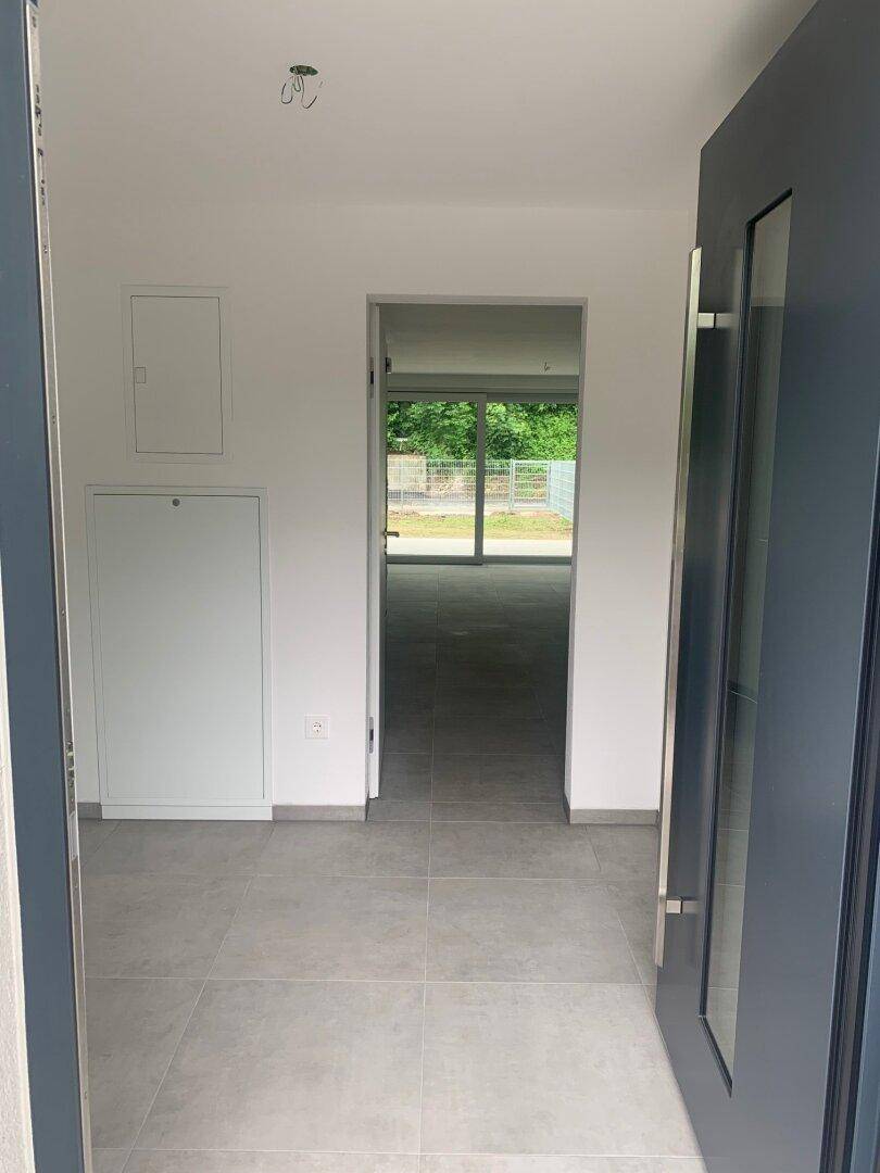 Gut vermietete Erstbezugs-Maisonettewohnung mit überdachter Terrasse und Garage - Ansicht 3