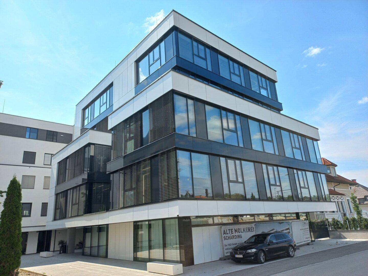 exklusive teilmöbliere Bürofläche - Architektur maßgeschneidert für Innovation - Mehr