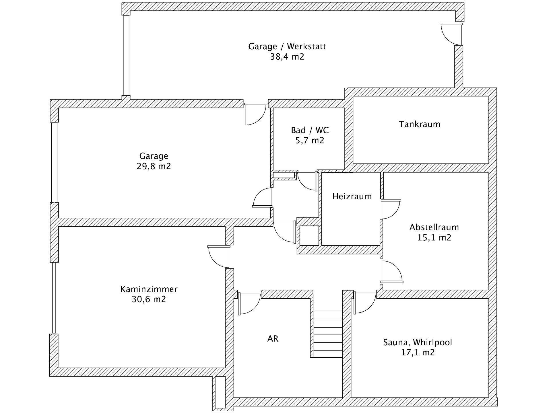 Grundriss des Untergeschosses mit Garage, Kaminzimmer, Heizraum, Abstellraum und Wellnessbereich.