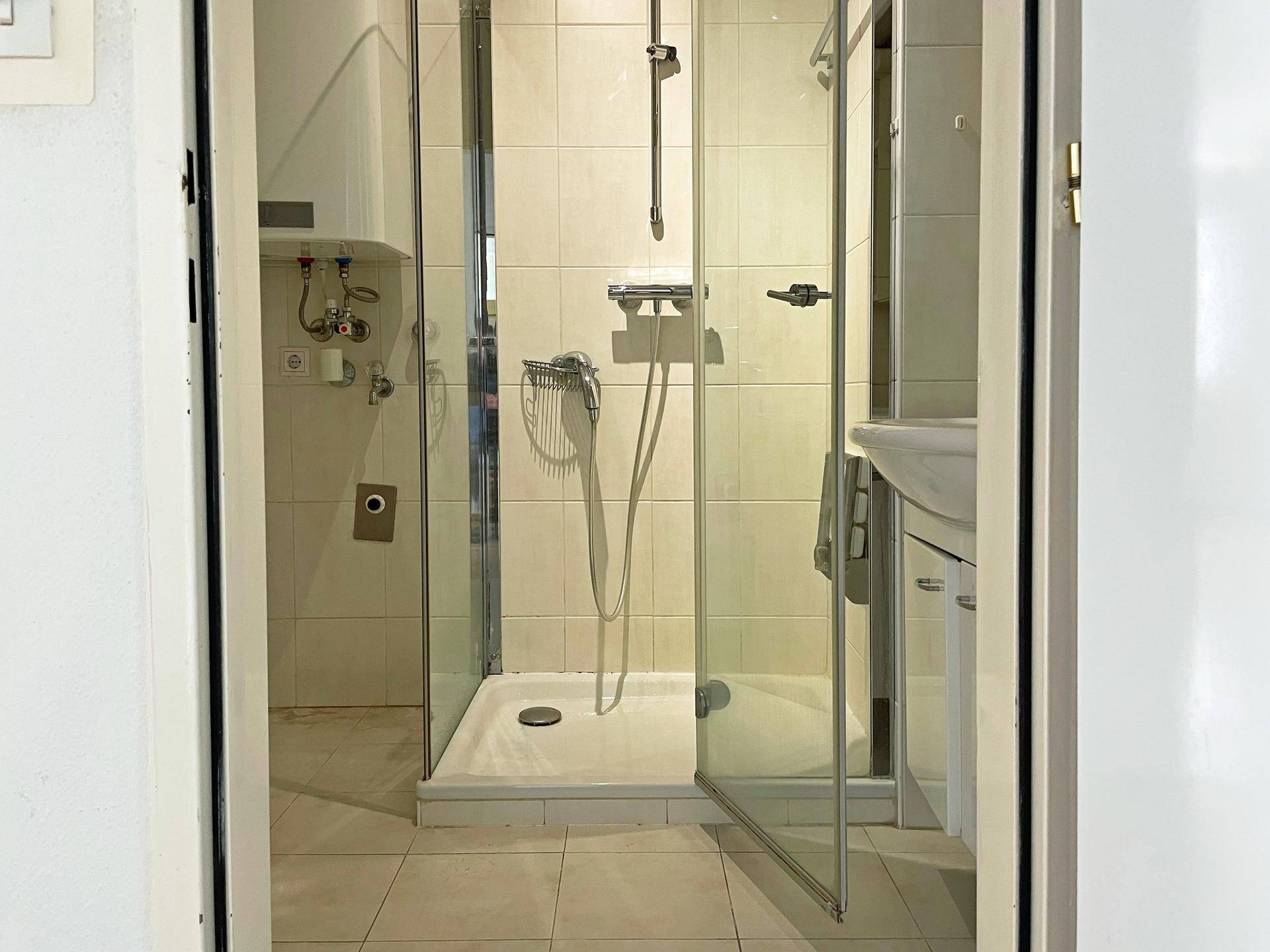 Bad mit Dusche
