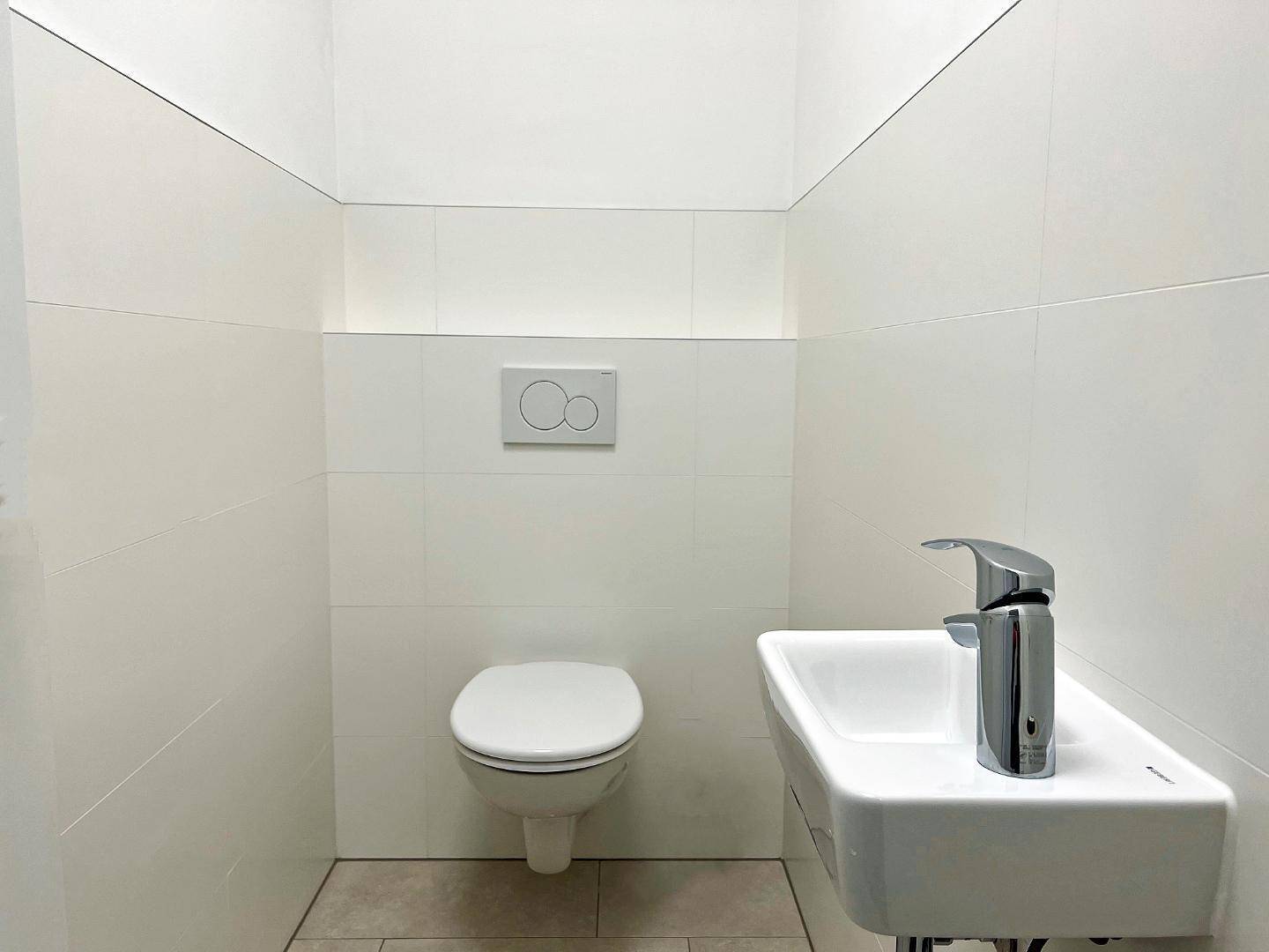 Toilette I