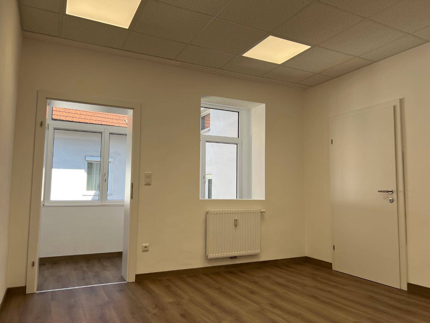 IMG_0364 vorderes Zimmer von hinten