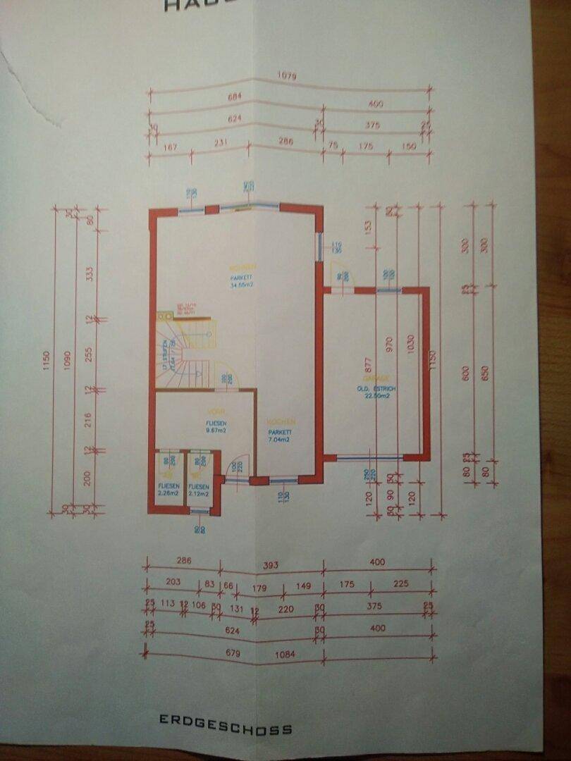 Grundriss des Erdgeschosses von Haus 2 mit Raumaufteilung und Maßen.