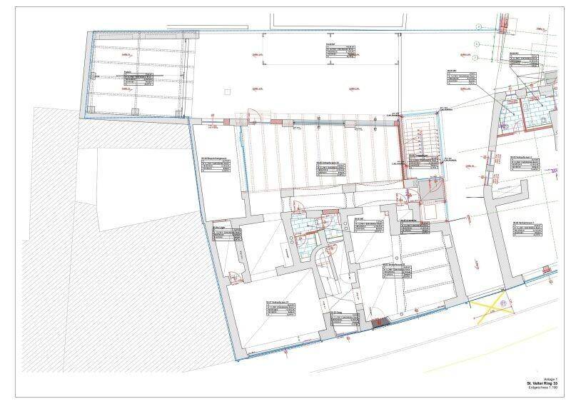 Detaillierter Grundrissplan des Erdgeschosses mit verschiedenen Räumen und Abmessungen.