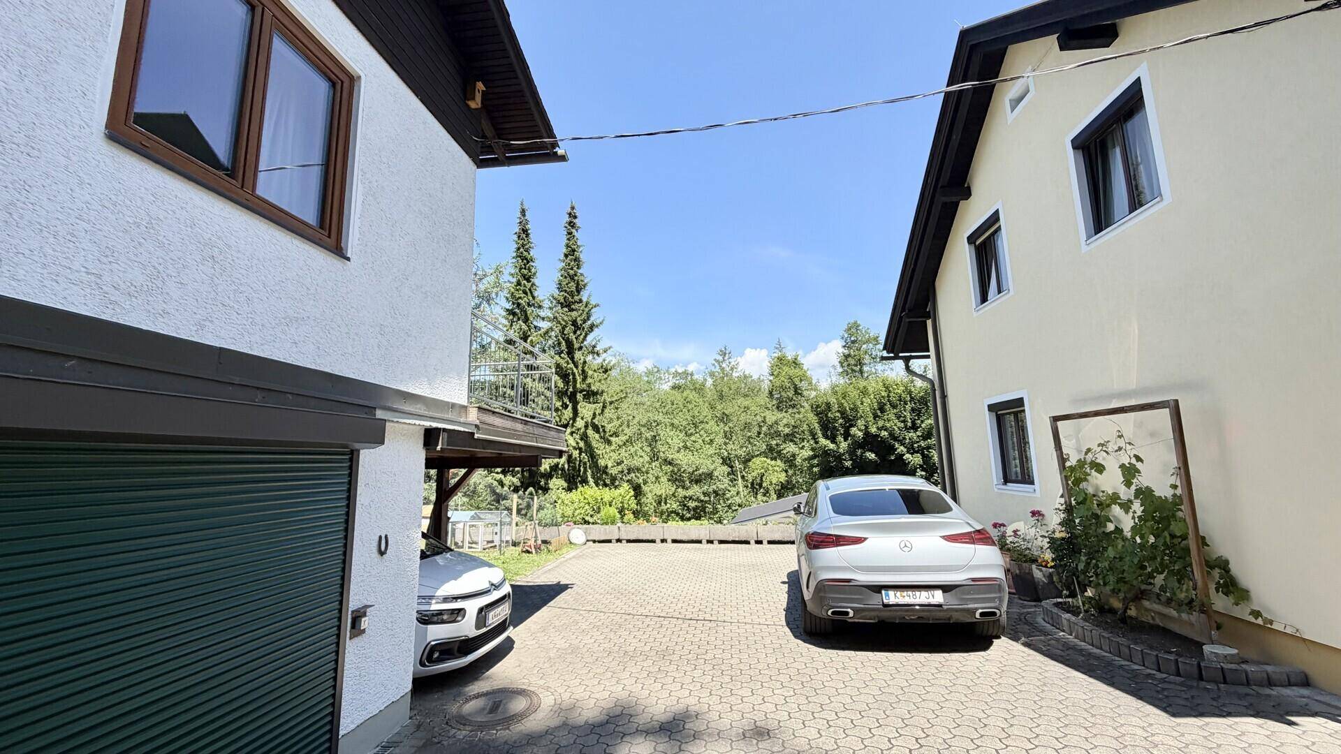 Velden am Wörthersee: Einfamilienhaus (112 qm) mit Nebengebäude &amp; zusätzlicher 2-ZI-Wohnung (60 qm) - Widok 2