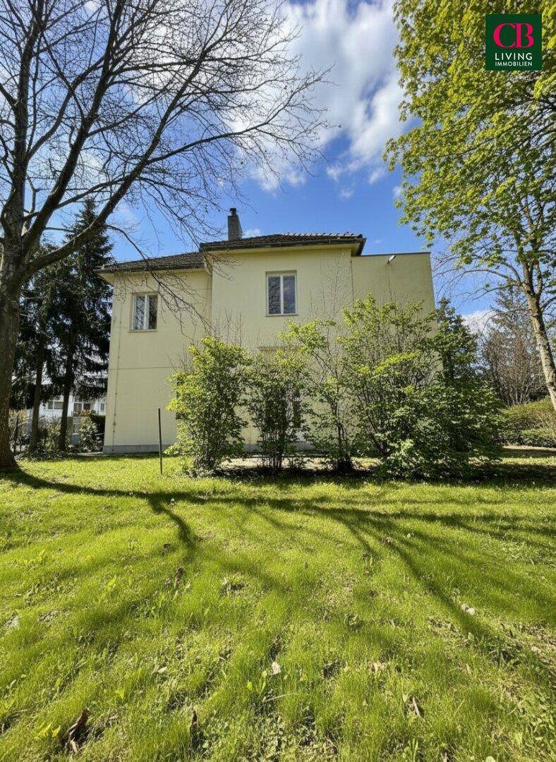 VILLA MIT VIEL POTENZIAL IN BESTLAGE BEIM ROTEN BERG - View 3