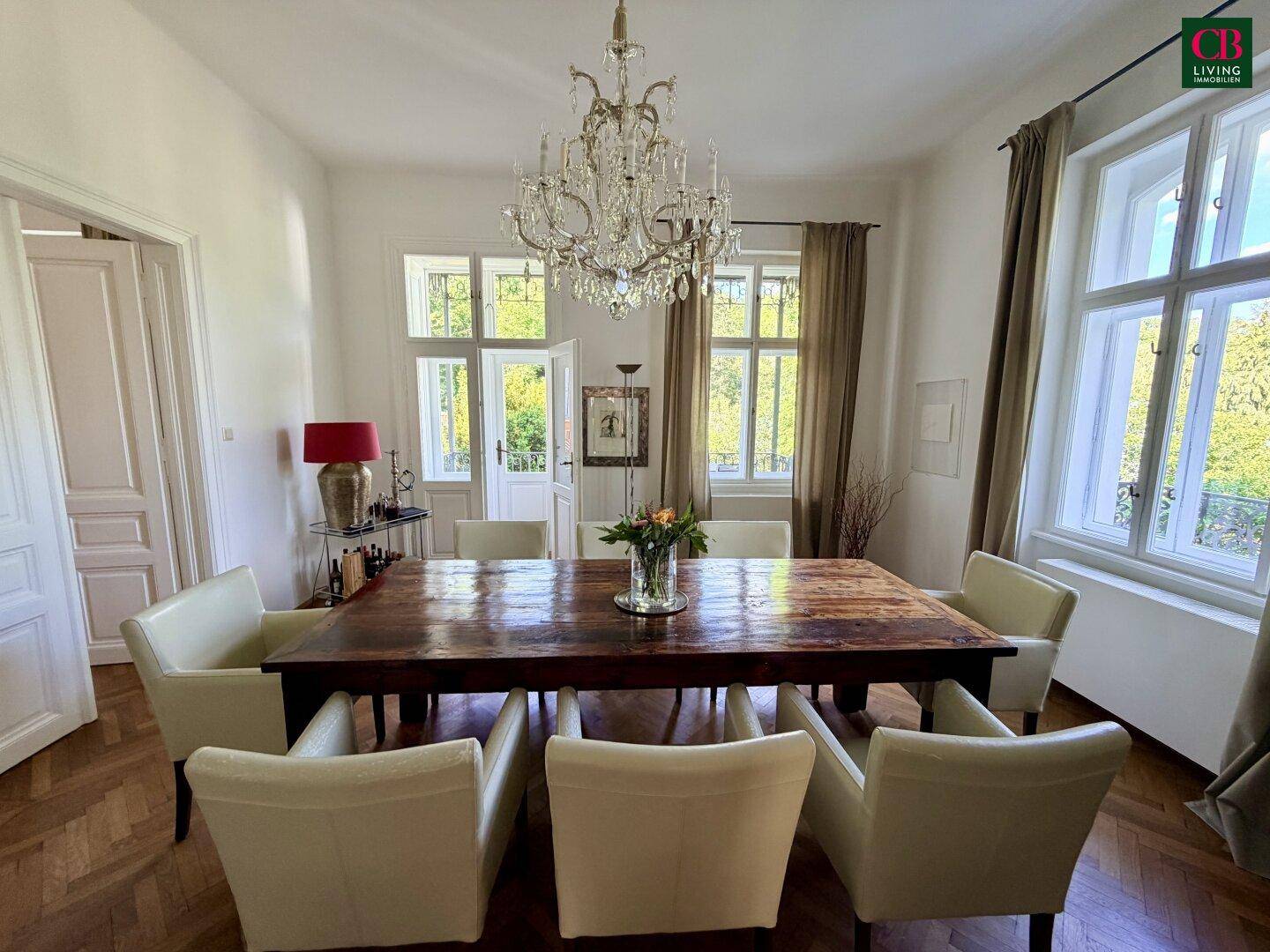 Eine Villa voller Seele, Geschichte und zeitloser Eleganz - View 6