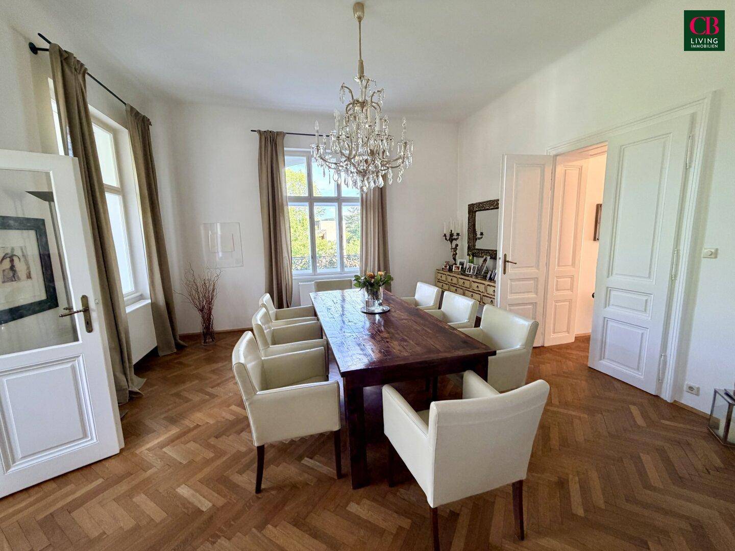Eine Villa voller Seele, Geschichte und zeitloser Eleganz - View 5