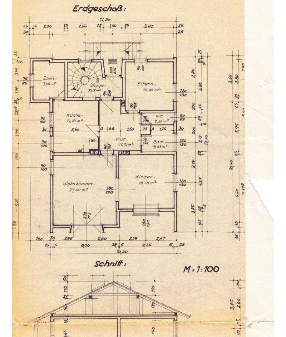 Historischer Grundriss des Erdgeschosses mit Raumaufteilung und Maßen.