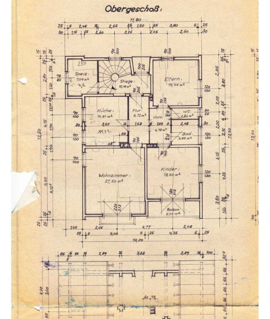 Historischer Grundriss des Obergeschosses mit Schlafzimmern und Balkonzugang.
