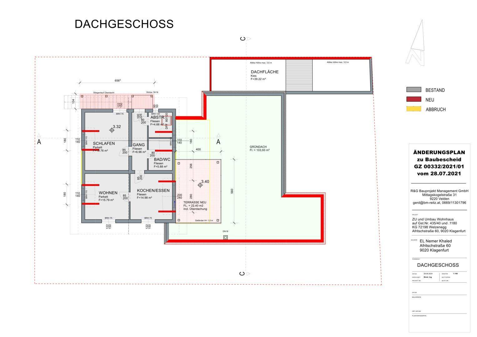 Grundriss des Dachgeschosses mit Schlafzimmern, Wohnbereich und einer Dachterrasse.