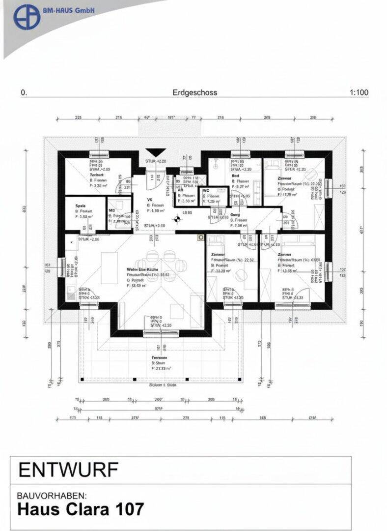 Grundriss des Erdgeschosses von Haus Clara 107 mit offener Küche und Terrasse.