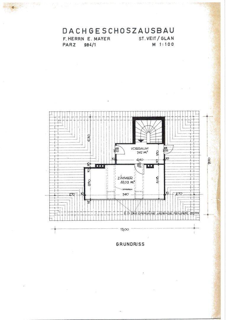 Grundrissplan des Dachgeschossausbaus mit einem Zimmer und Vorraum.