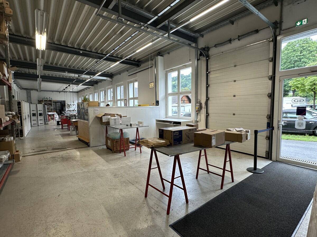 Werk-/Lagerfläche