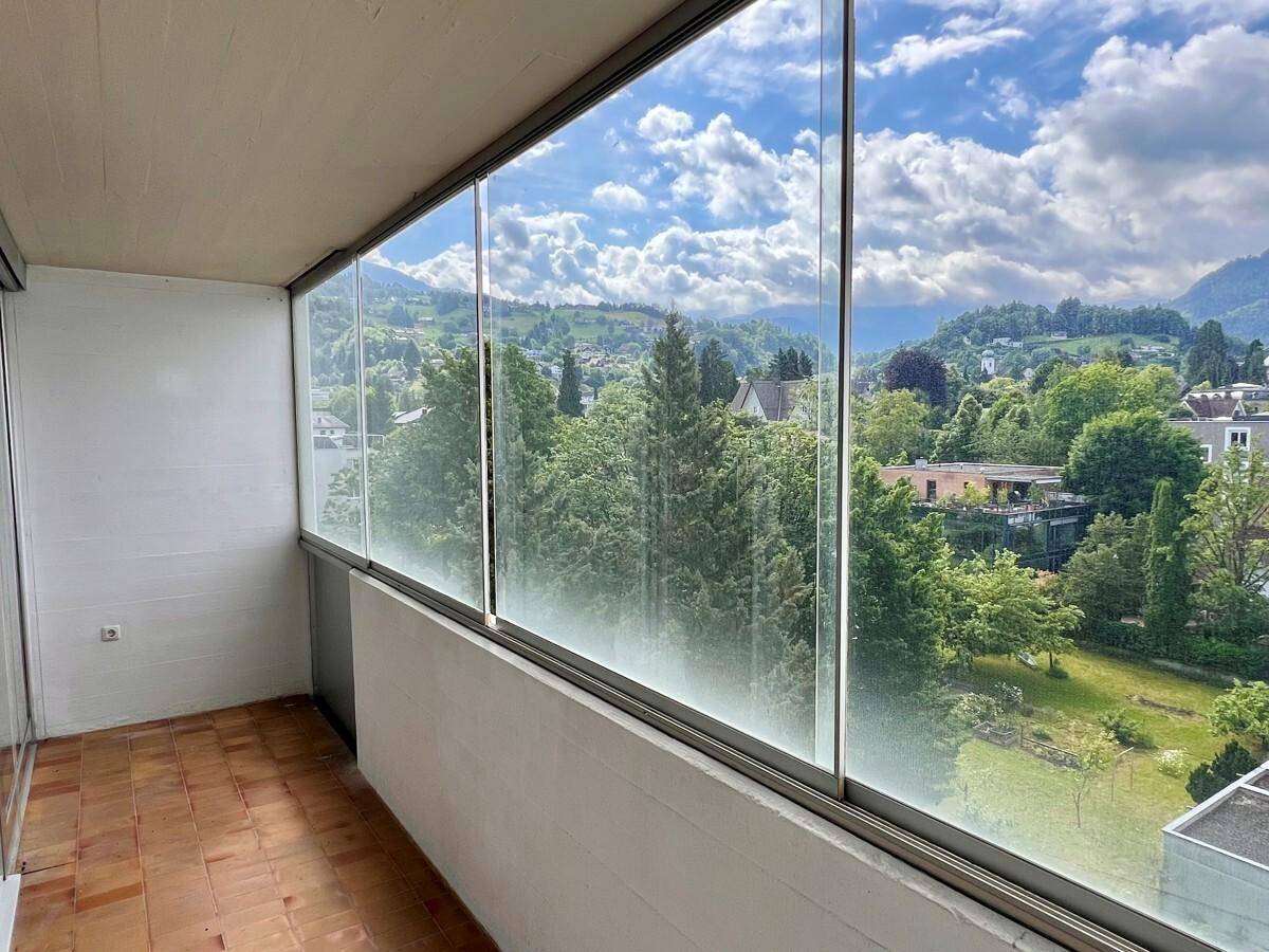 südseitiger Balkon beim Wohnzimmer