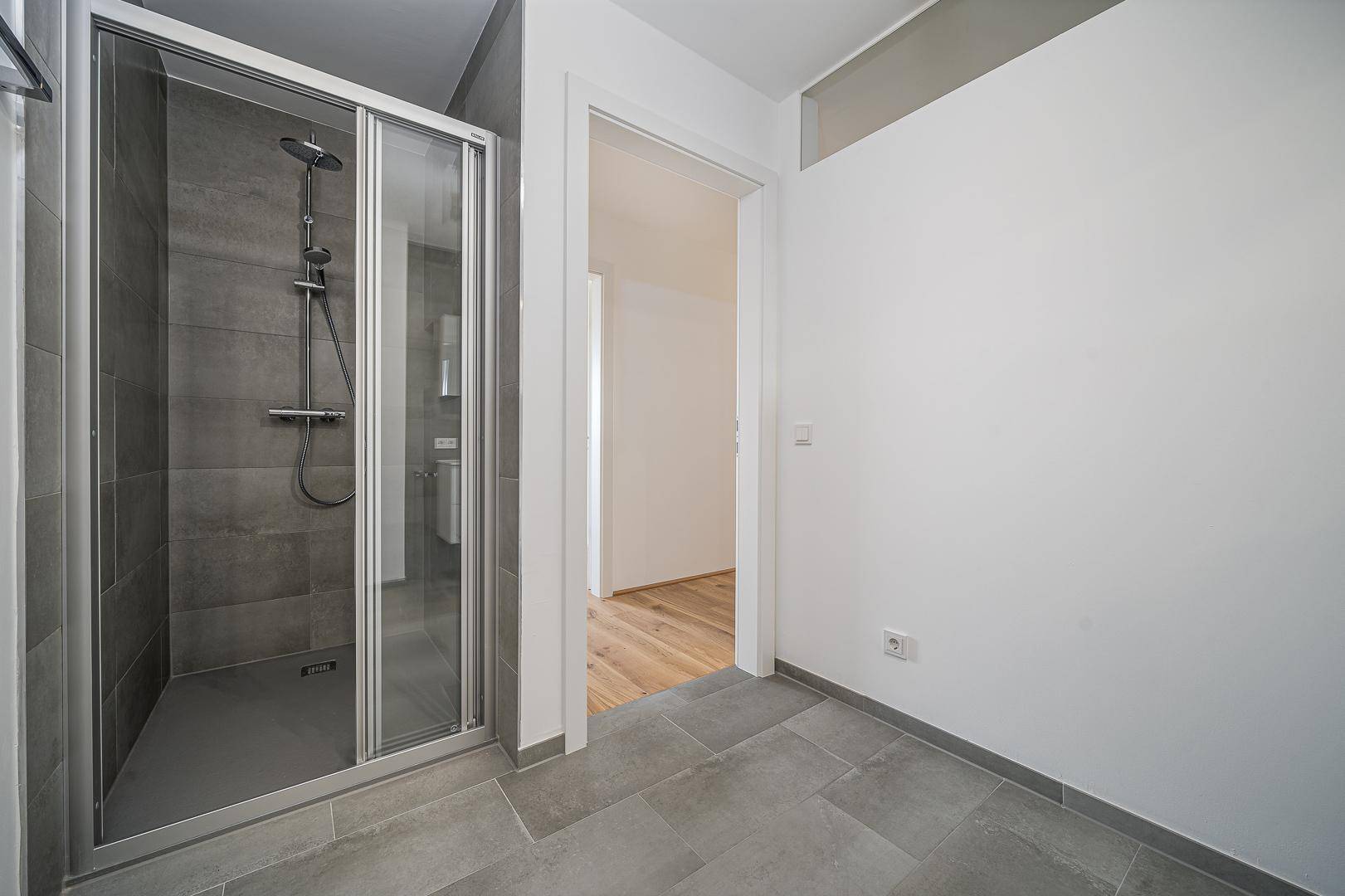 ERSTBEZUG: 3-Zimmer-Terrassen-Gartenwohnung - Więcej