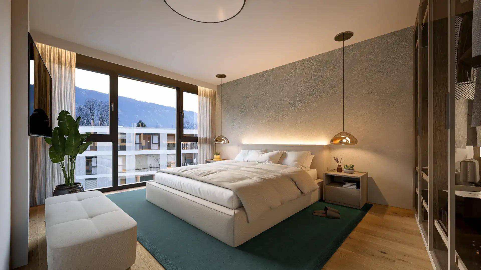 Modernes Schlafzimmer mit großem Bett, Holzboden und bodentiefen Fenstern mit Bergblick.