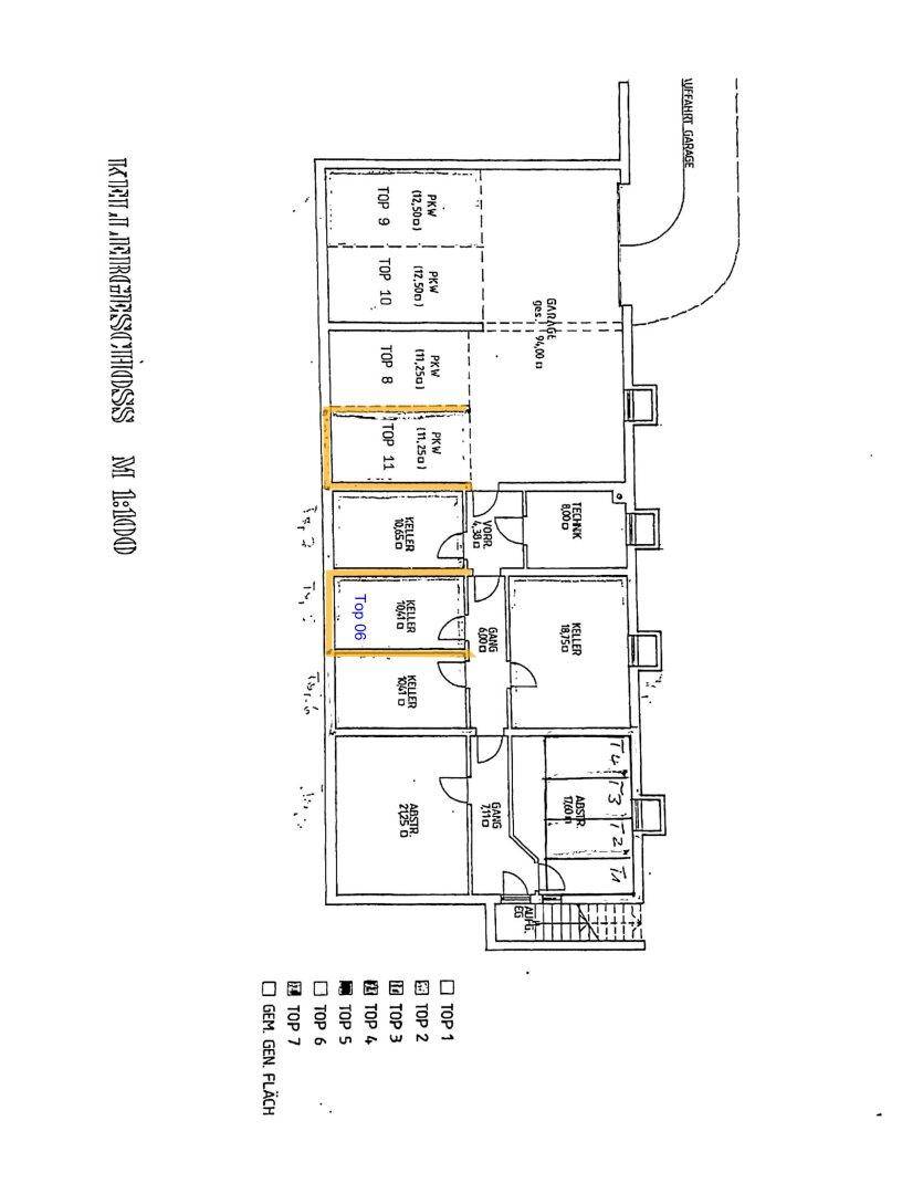 Grundriss des Untergeschosses mit Kellerräumen und Garagenzugang.