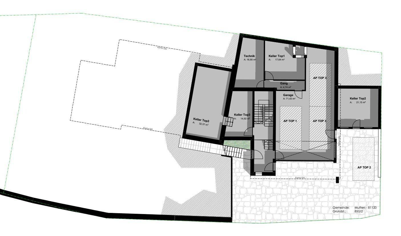 Grundriss des Untergeschosses mit Technikraum, Kellerräumen und Garagenbereichen.