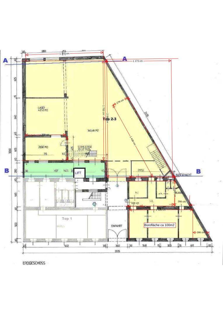 Grundriss des Erdgeschosses mit Lagerflächen, Bürobereich und einem Aufzug.