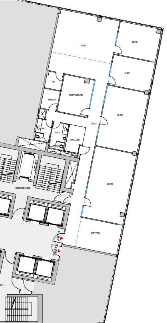 Grundriss eines Bürogebäudes mit mehreren Büros, Besprechungsräumen und Sanitäranlagen.
