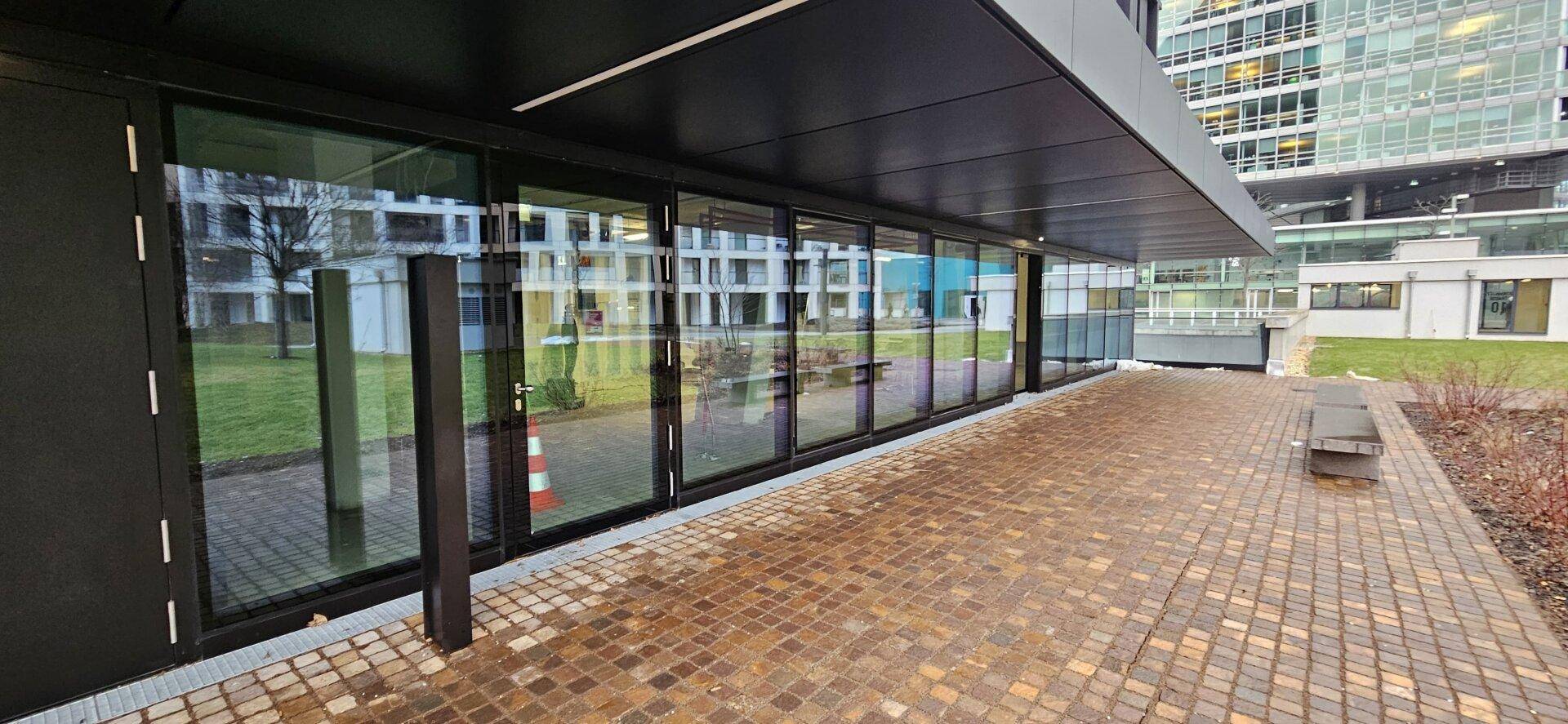 ERSTBEZUG: Geschäftsfläche (67 m²) in der Donau City – DC-Flats - Veduta 3
