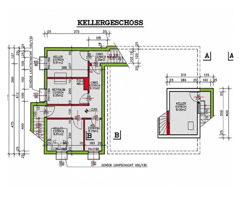 Grundriss des Kellergeschosses mit mehreren Abstellräumen und Lichtschächten.