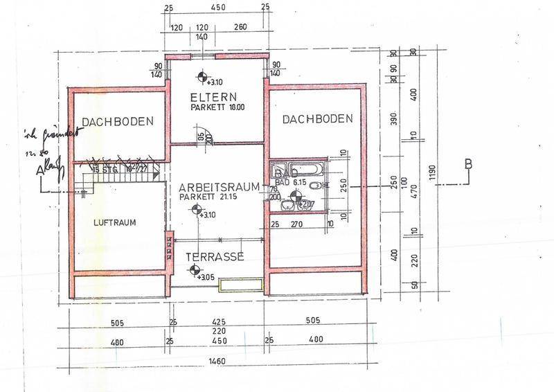 Grundriss des Obergeschosses mit Schlafzimmer, Arbeitsraum, Bad und Dachbodenflächen.