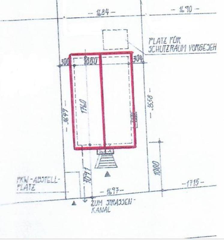 Lageplan des Grundstücks mit eingezeichnetem Abstellplatz und Schutzraum.