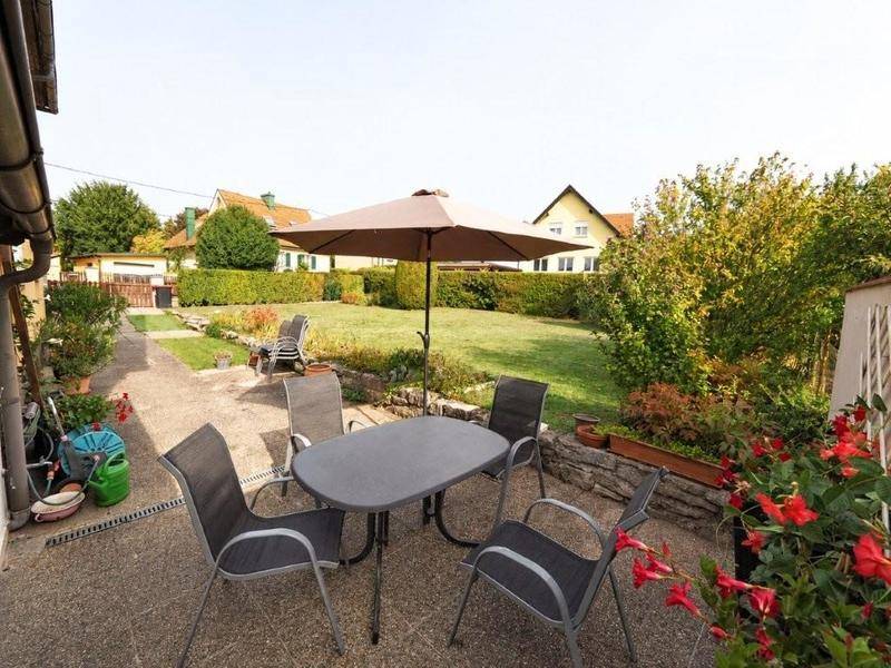 Garten_und_eventueller_Platz_fuer_ein_zweites_Haus_