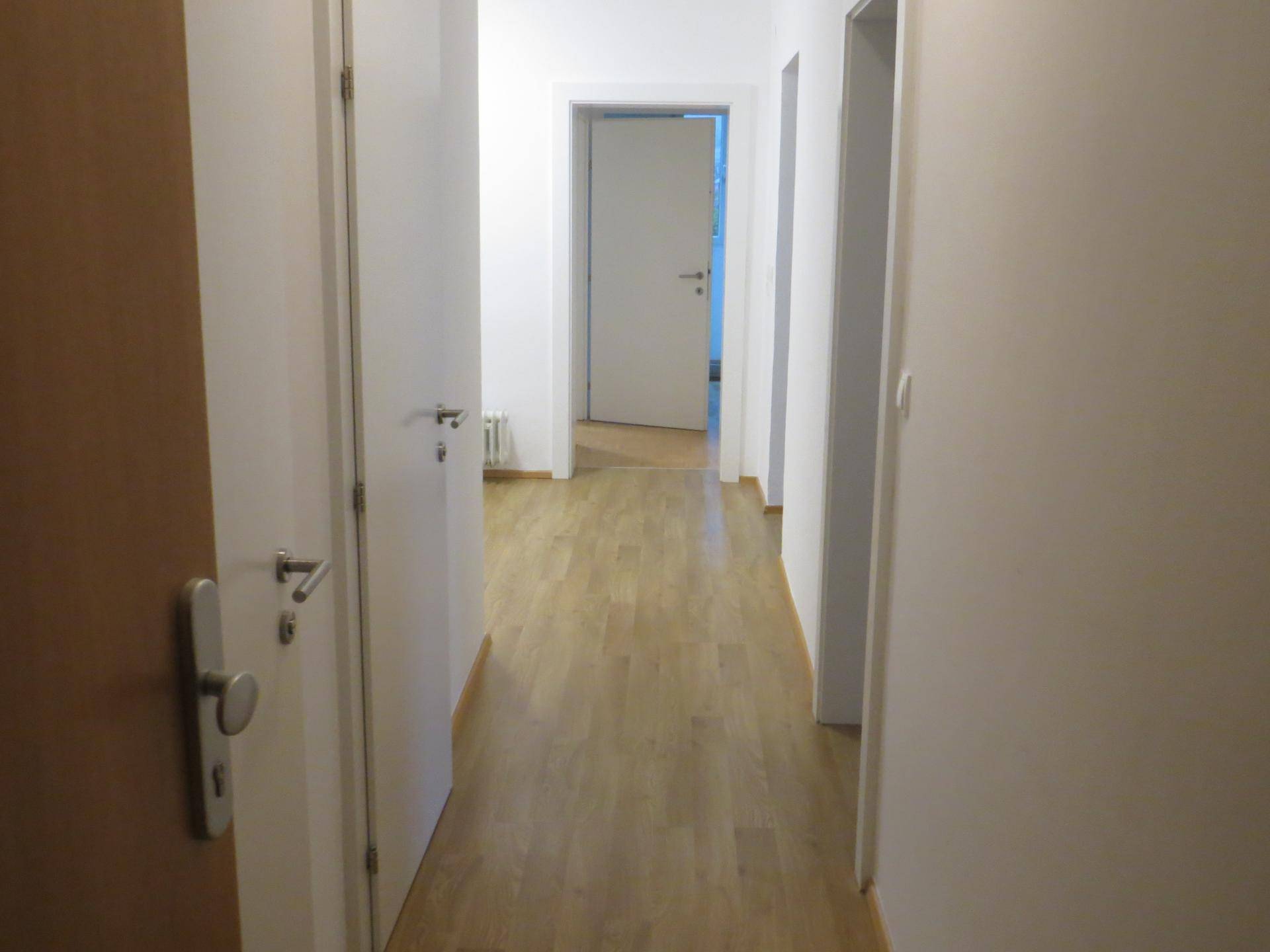 IBK-Hötting: Anlegerobjekt in UNI Nähe! Sanierte 3er Studenten WG-WHG mit 67m² Wnfl, Balkon und Keller! - Ansicht 6